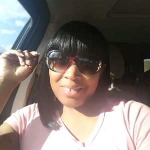 Meet your Posher, Iesha